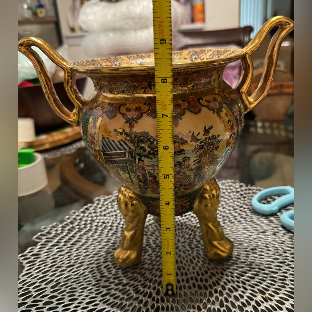 Vintage Satsuma Hand Painted Pot W/ Gold Gilding ,detailed Dots 3 legged~signed - Picture 5 of 16